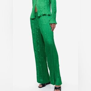 H&M Vibrant Green Satin Plisse Pants